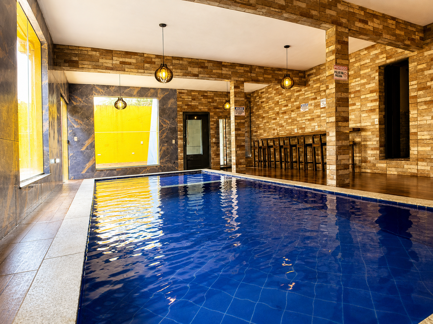 Piscina coberta da pousada